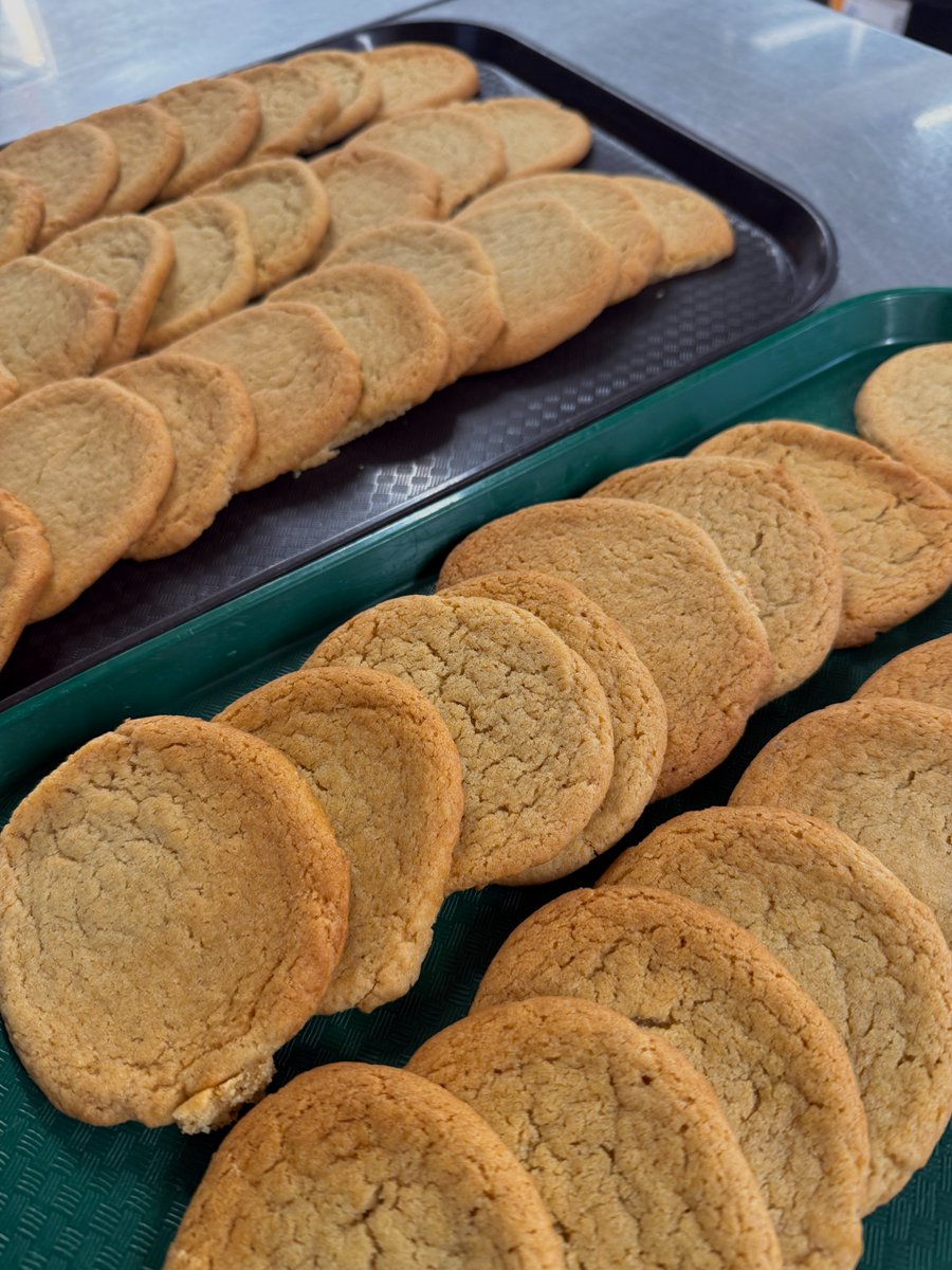 cateredplymouth's tweet photo. Sweet treats from today!🍪

On week 1 Wednesday we have Cornish fairing biscuits and fruit slices for dessert! Photos from Goosewell Primary Academy and St Budeaux CE Primary Academy😊

#teamcatered #cornishfairings #fruitslices #plymouthdevon #schoolcatering #schoollunches https://t.co/hkQ5zx6in5