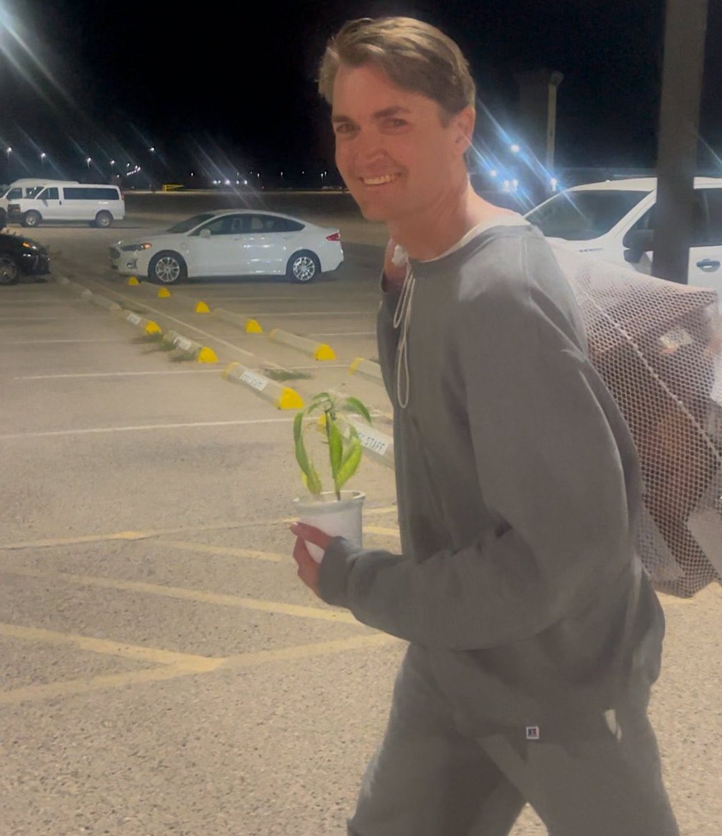 Ross Ulbricht is finally released from prison. Ulbricht was arrested in 2013 for creating the black market Silkroad. It was the first market in the world to accept BTC as a means of payment. I am happy for Ross!

#FreeRoss #Silkroad #BTC