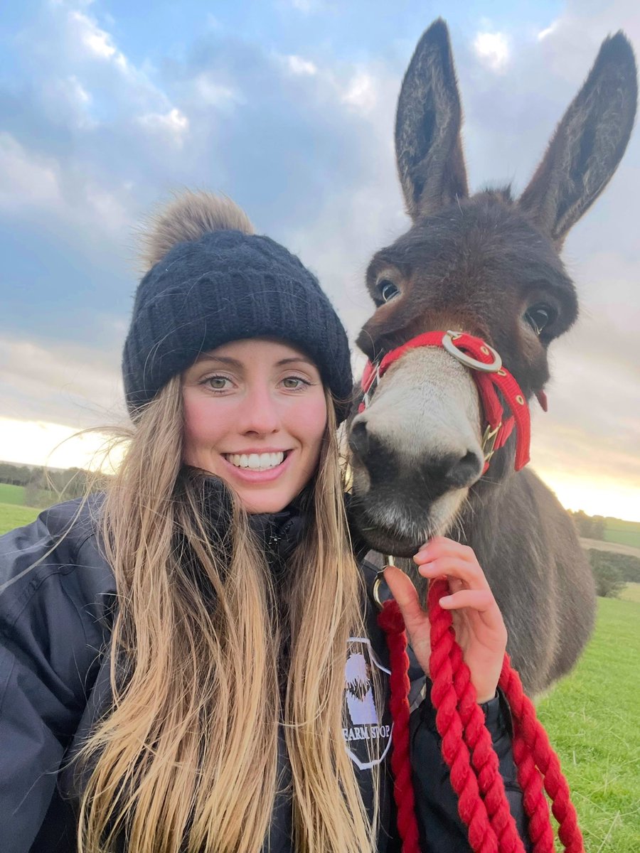 FarmStopABZ's tweet photo. ☀️🥰MORNING WALK🥰☀️
Betsy loves a walk ❤️
🫏 https://t.co/P5FhKguN1t 🫏
#DonkeyLove #DonkeyLife #DonkeysOfInstagram #AnimalLover #FarmLife #CuteAnimals #FreshAir https://t.co/2Q7farEIqm