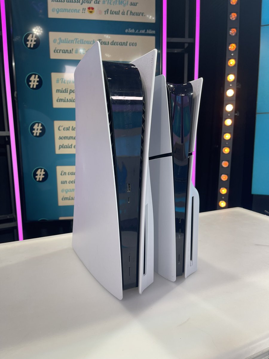 gameone's tweet image. On vous fait gagner une PS5 aujourd’hui 😇

On sélectionne des personnes qui tweetent avec le hashtag #TEAMG1