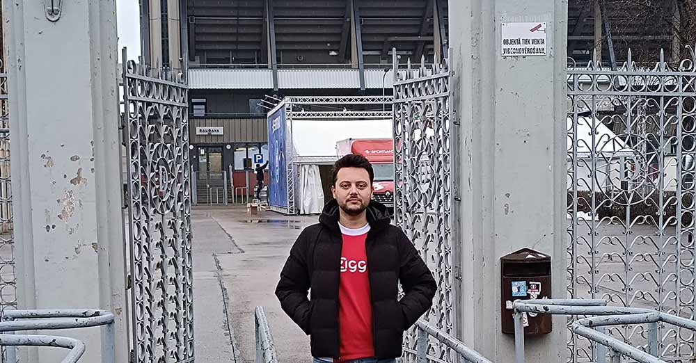 Interview - Ajacied Joost: ‘We deden er vijftien uur over om in Riga te komen’ ajax.li/40Kyexf #ajax #rfsaja