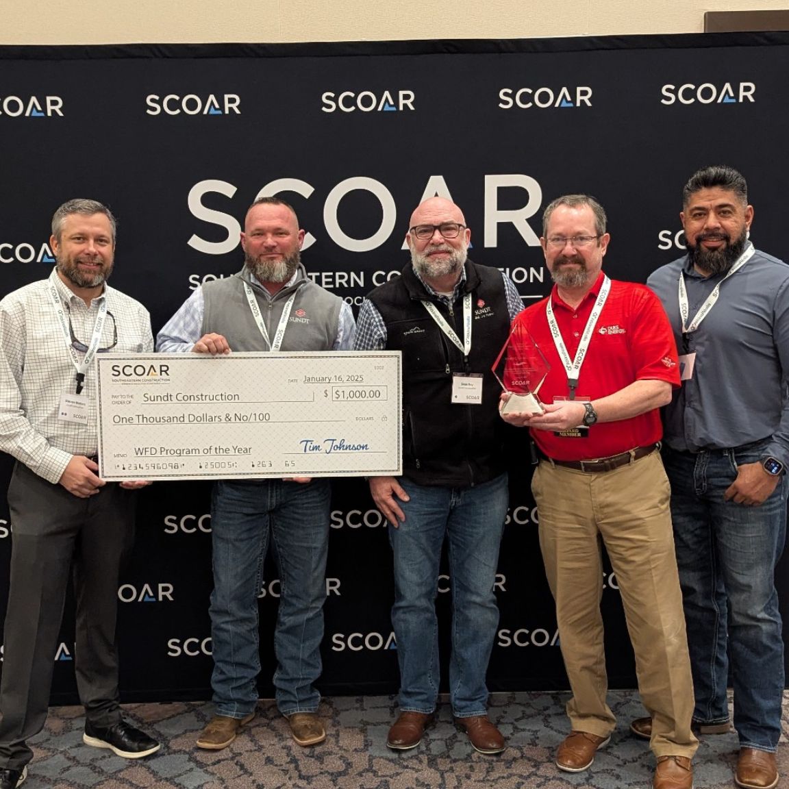 Sundt's tweet photo. Sundt’s workforce development team won the 2025 SCOAR Program of the Year Award for our Fundamentals of Crew Leadership (FOCL) program! FOCL equips frontline supervisors with skills in communication, planning, wellness and more to lead successful teams. #SkilledWorkforce 👷‍♂️👷‍♀️ https://t.co/ynz4sXwm8o
