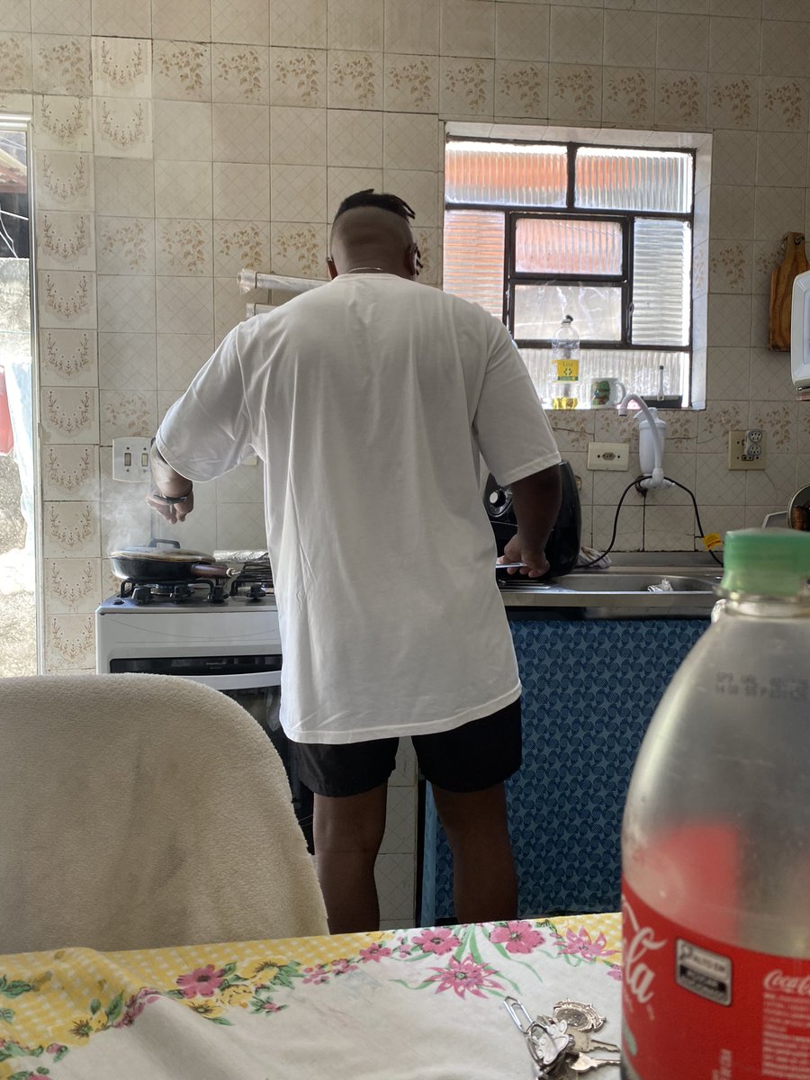 l_mra_'s tweet photo. Uma geladeira 🫦 https://t.co/zzrgFfrlIb