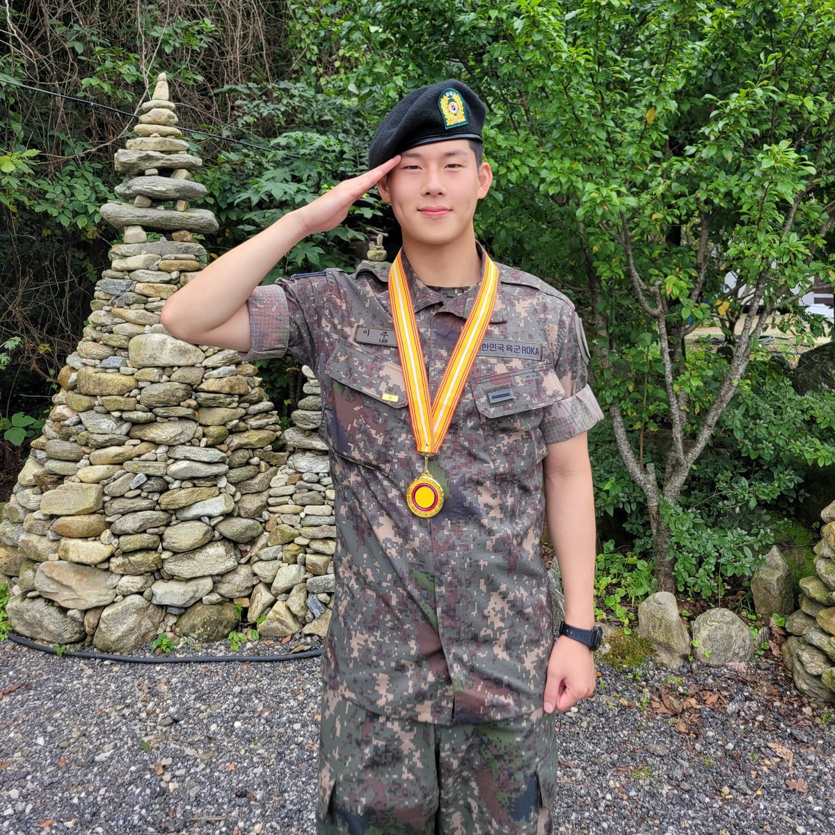 Jooheon is back home 💛 tweet media