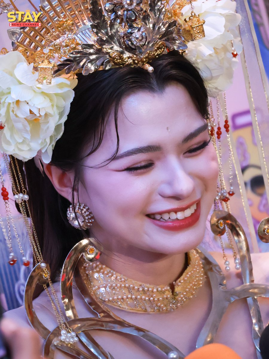 staynewsth's tweet photo. คนสวยยิ้มทีไร โลกมันสดใสไปหมดทุกที
เบคกี้ รีเบ็คก้า นักแสดงจาก IDOLFACTORY
ในงาน KING POWER CHINESE NEW YEAR 2025 

CHINESE NEW YEAR WITH REBECCA 

#KingPowerChineseNewYear2025
#KingPowerCNY2025xBecky
#Beckysangels 
#เบคกี้รีเบคก้า https://t.co/QcFJJsQFqr