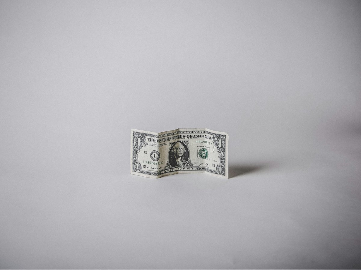 $1 is more powerful than you think.

How many different ways can you improve your life with just $1?

Go👇

#smartonvesting #azcashflowcoach
#cashflowmaverick #GrowthMindset