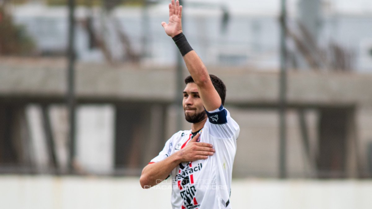ColoAlvarez_'s tweet photo. 🇾🇪 Luciano Perdomo suma minutos en el segundo amistoso entre Chacarita y Colegiales. https://t.co/ZwU5TiHRk2