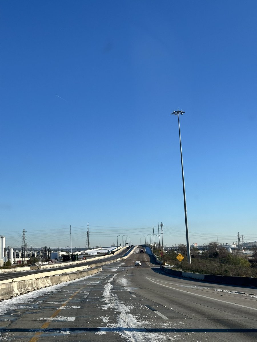 Pct8Constable's tweet photo. Precinct 8 Deputies are continuing to monitor bridges and roadways this morning. The Fred Hartman Bridge and the Ship Channel Toll Bridge are open. The snow is melting but icy patches remain. Please continue to exercise caution if traveling on roadways. https://t.co/4YtcFSA9qC