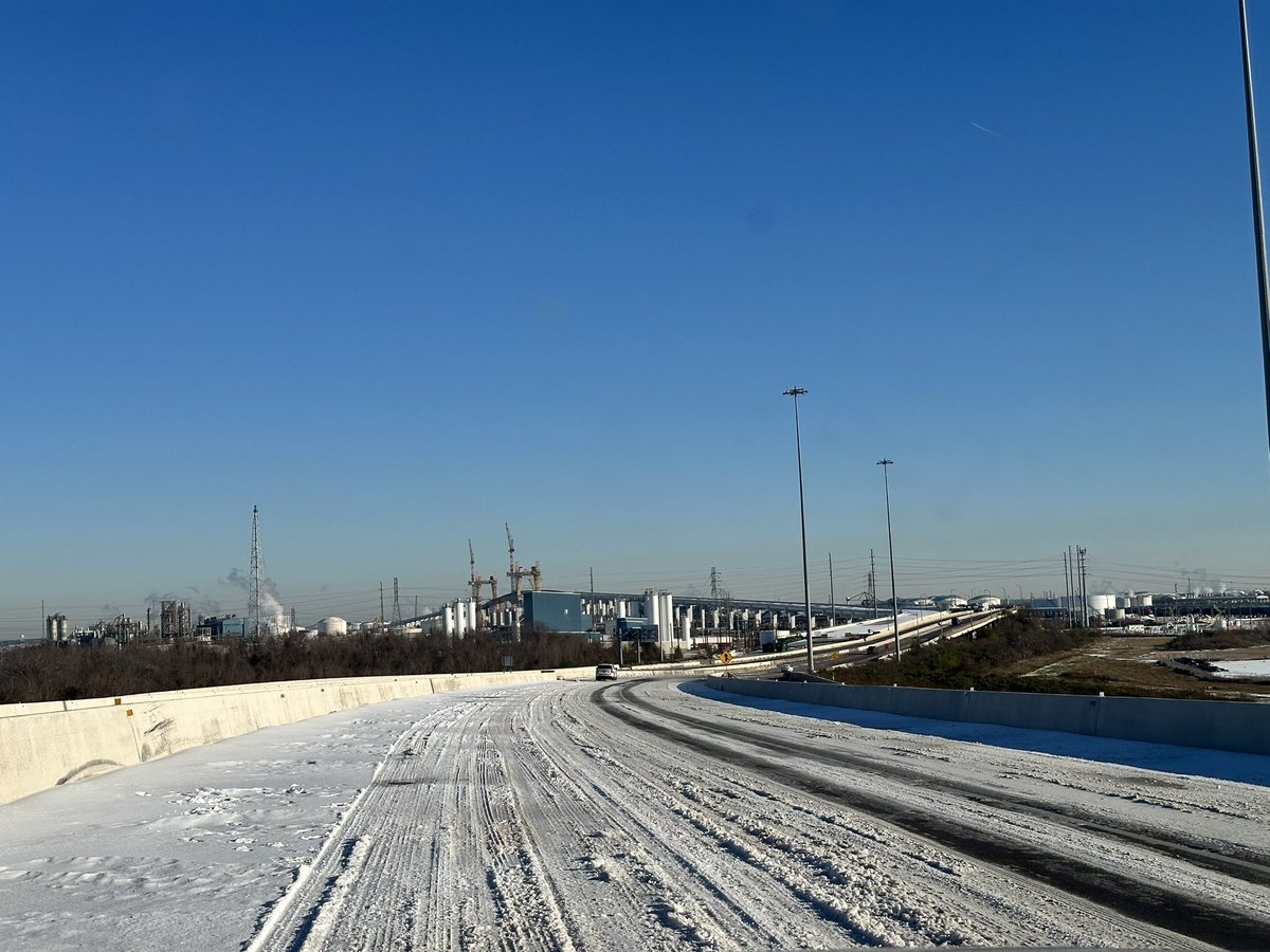 Pct8Constable's tweet photo. Precinct 8 Deputies are continuing to monitor bridges and roadways this morning. The Fred Hartman Bridge and the Ship Channel Toll Bridge are open. The snow is melting but icy patches remain. Please continue to exercise caution if traveling on roadways. https://t.co/4YtcFSA9qC