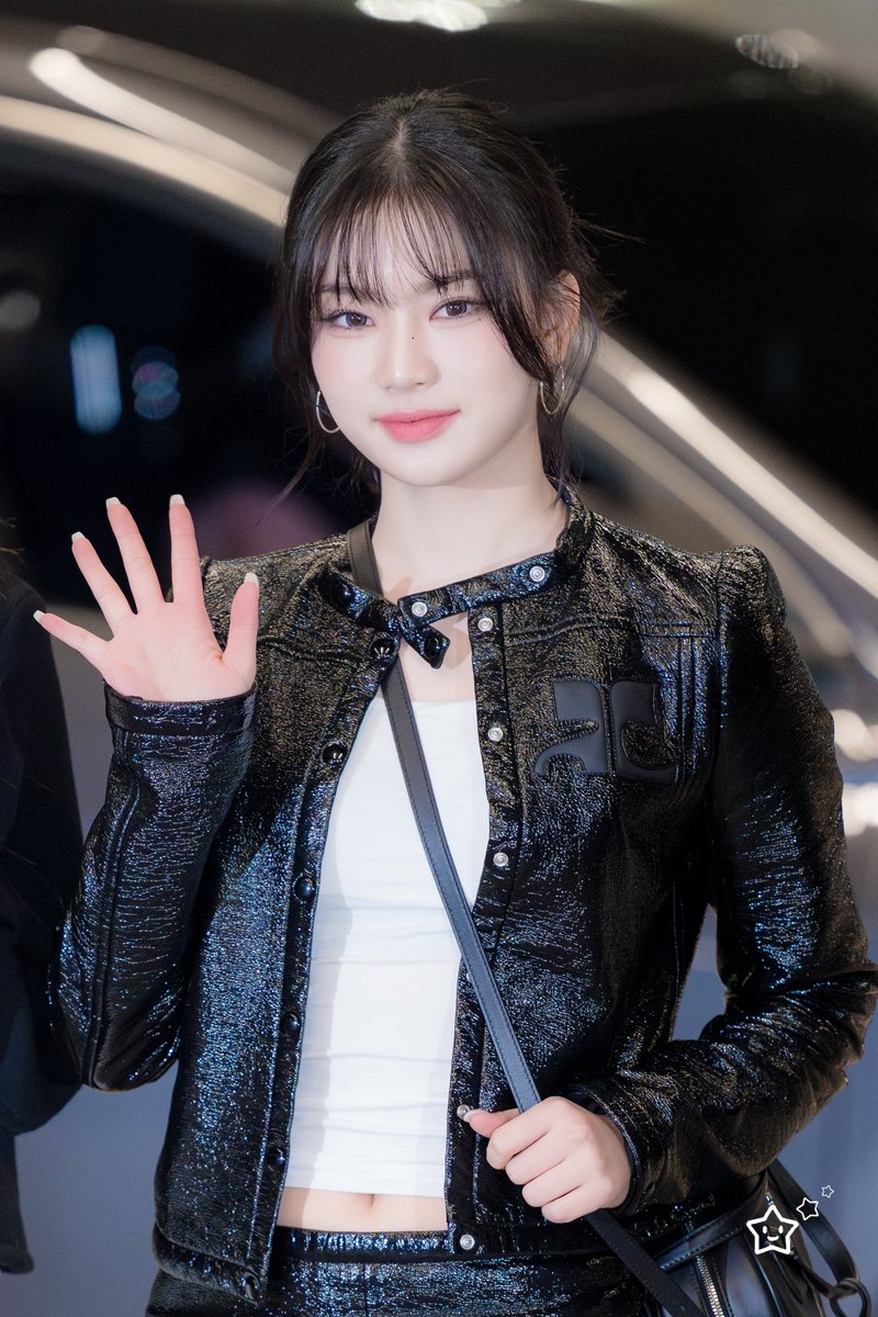 생일축하해 이사야!!
2025년 아프지말고 행복하게 활동하자🐱
#메론빵말고_아이사의_생일빵 
#KITTYKAT_ISA_DAY 

#스테이씨 #stayc  #아이사 #Isa #이채영