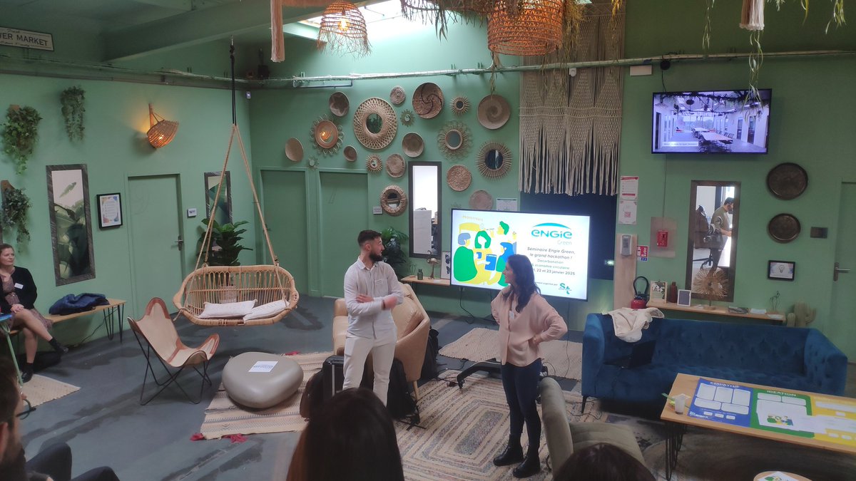Dekotchy's tweet photo. Séance Hackathon avec les équipes de Solution Transition pour définir des solutions sur les empreintes carbone, eco-conception, réparabilité et ré- emploi.
#Circle https://t.co/0pfgP16pj4