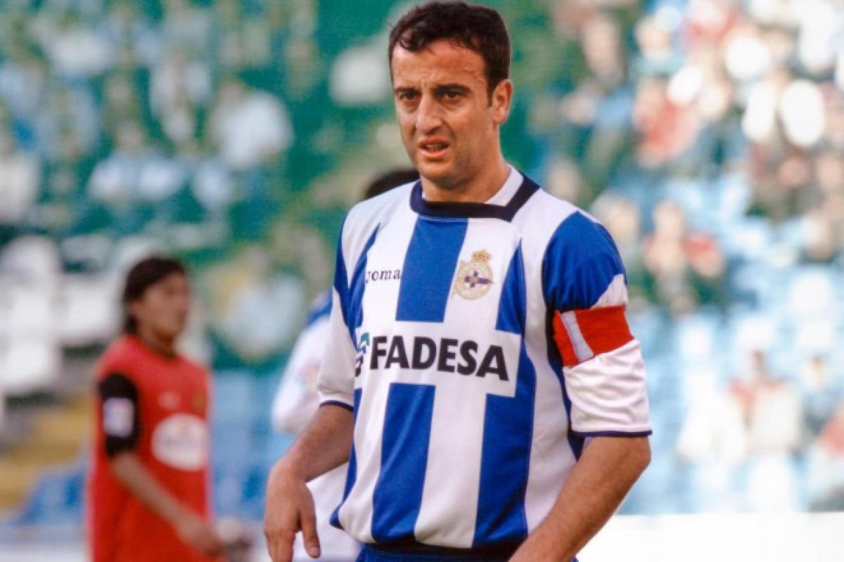 3 capitans, 3 iconas do clube, botadas pola porta de atrás, en tan só 2 tempadas

O depor somos nós, e seguiremos sendo nós, ainda que nos metan 100 madridistas e socios de abanca mais no clube

O día que se nos agote a paciencia estoupará Coruña enteira, respetade aos da casa!!!