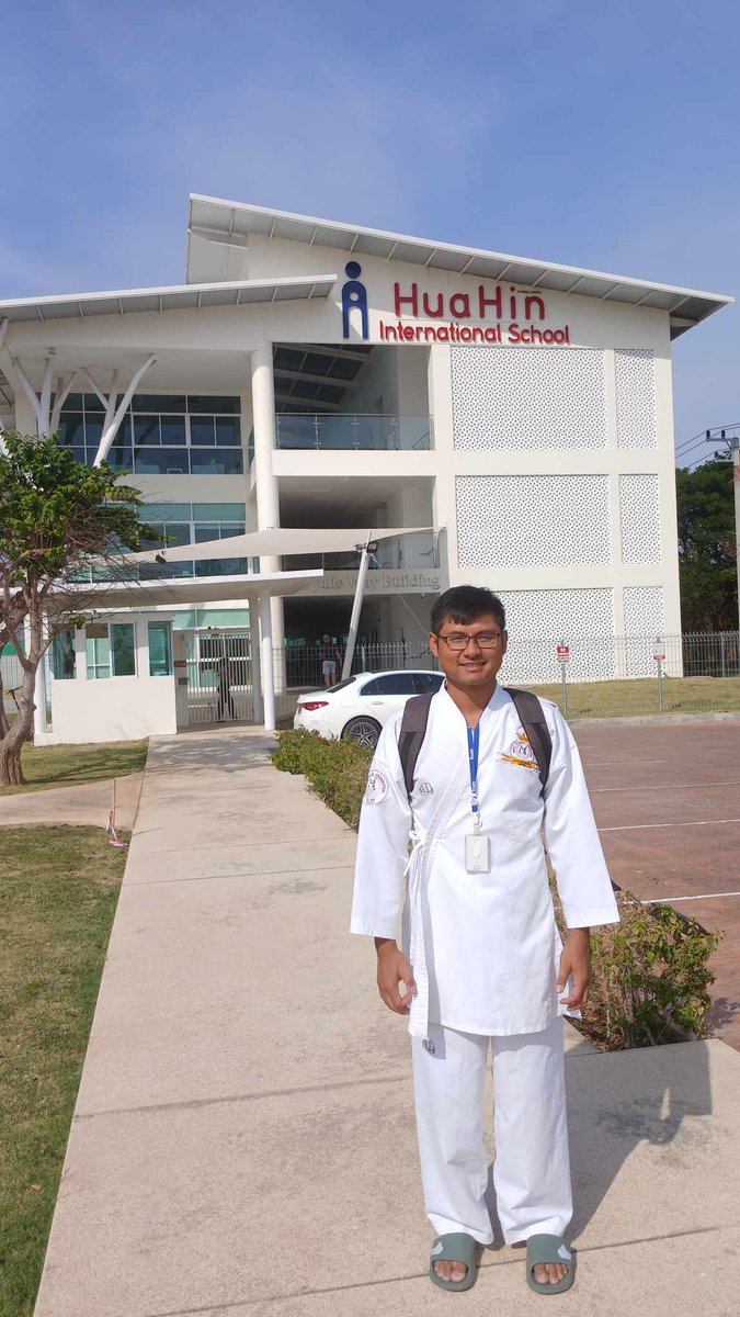 SenseiJoliver's tweet image. Great to be back at HHIS this week - 3 days of Karate ECA's now! 2 out 3 sessions down. 

We Are Wado Karate.

#HHIS #huahin #wadokarate #wadoryu #karatetraining #karateka #karatedo #karatekids