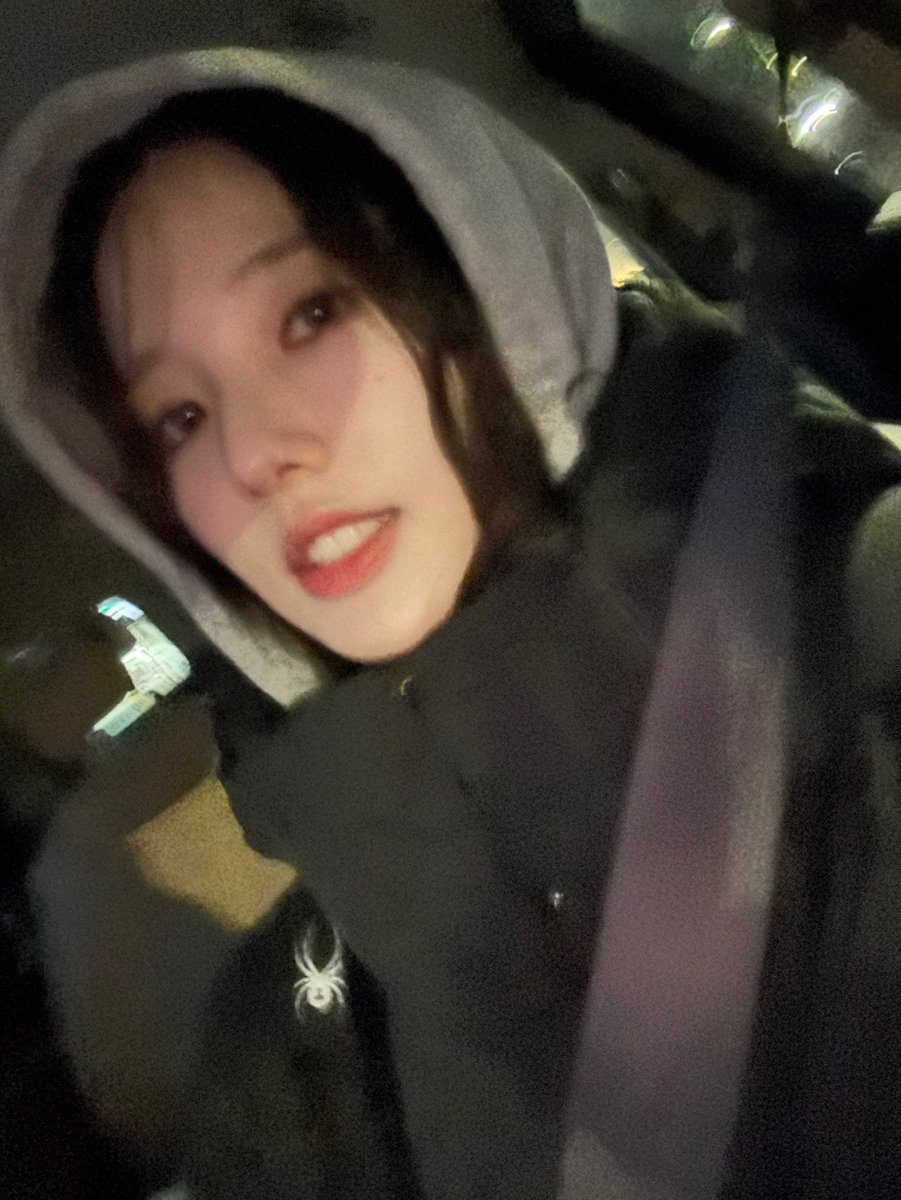 [#이수진]
🖤

#Weeekly #위클리
#LeeSoojin