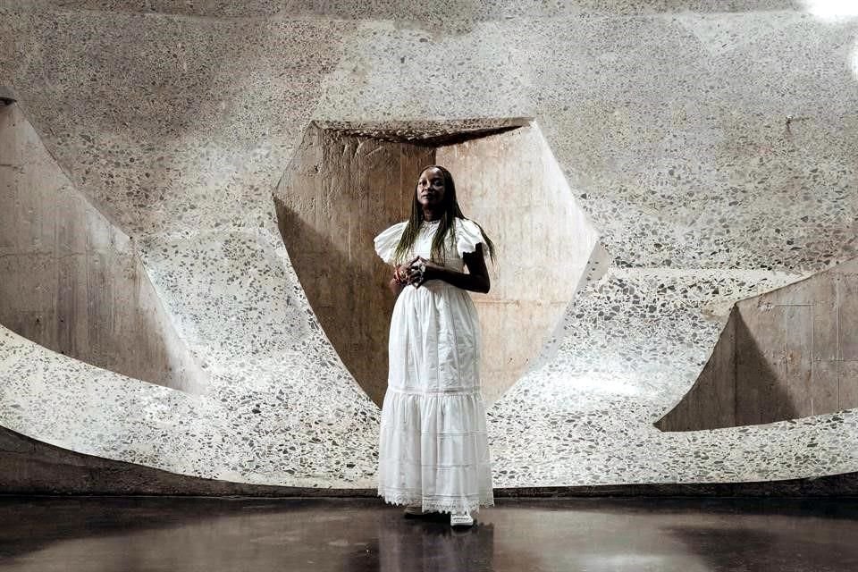 French Institute of South Africa (@if_southafrica) on Twitter photo ๐ Cape Town-based artist and Executive Director of <a href="/ZeitzMOCAA/">ZeitzMOCAA</a>, <a href="/koyo_kouoh/">Koyo Kouoh</a>, has been appointed curator of the 61st Venice Biennale, becoming the first African woman to hold this prestigious position!
๐ฟThrough her pioneering exhibitions and curations, Cameroonian-Swiss Kouoh ๐ Cape Town-based artist and Executive Director of <a href="/ZeitzMOCAA/">ZeitzMOCAA</a>, <a href="/koyo_kouoh/">Koyo Kouoh</a>, has been appointed curator of the 61st Venice Biennale, becoming the first African woman to hold this prestigious position!
๐ฟThrough her pioneering exhibitions and curations, Cameroonian-Swiss Kouoh
