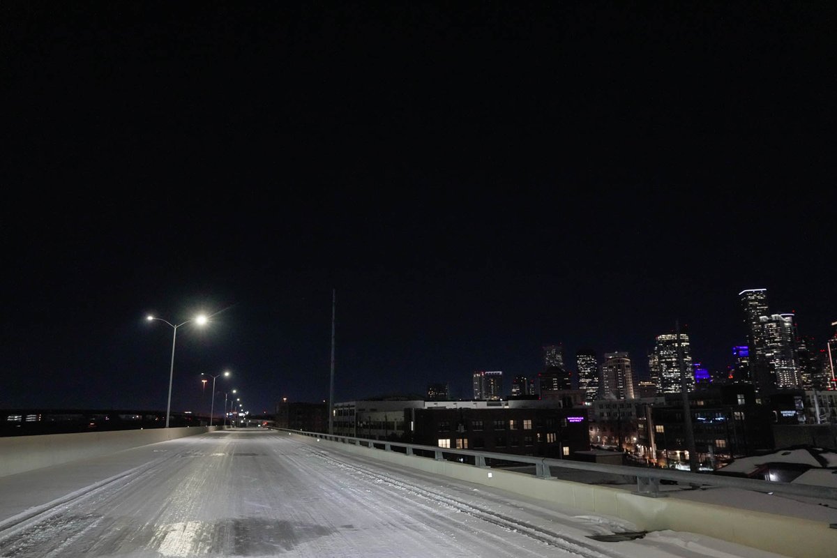 FriendswoodNews's tweet photo. Live updates: Houston's coldest morning this week freezes snow left over from Tuesday https://t.co/GIRmlFWjyX https://t.co/bDfbupm2yw