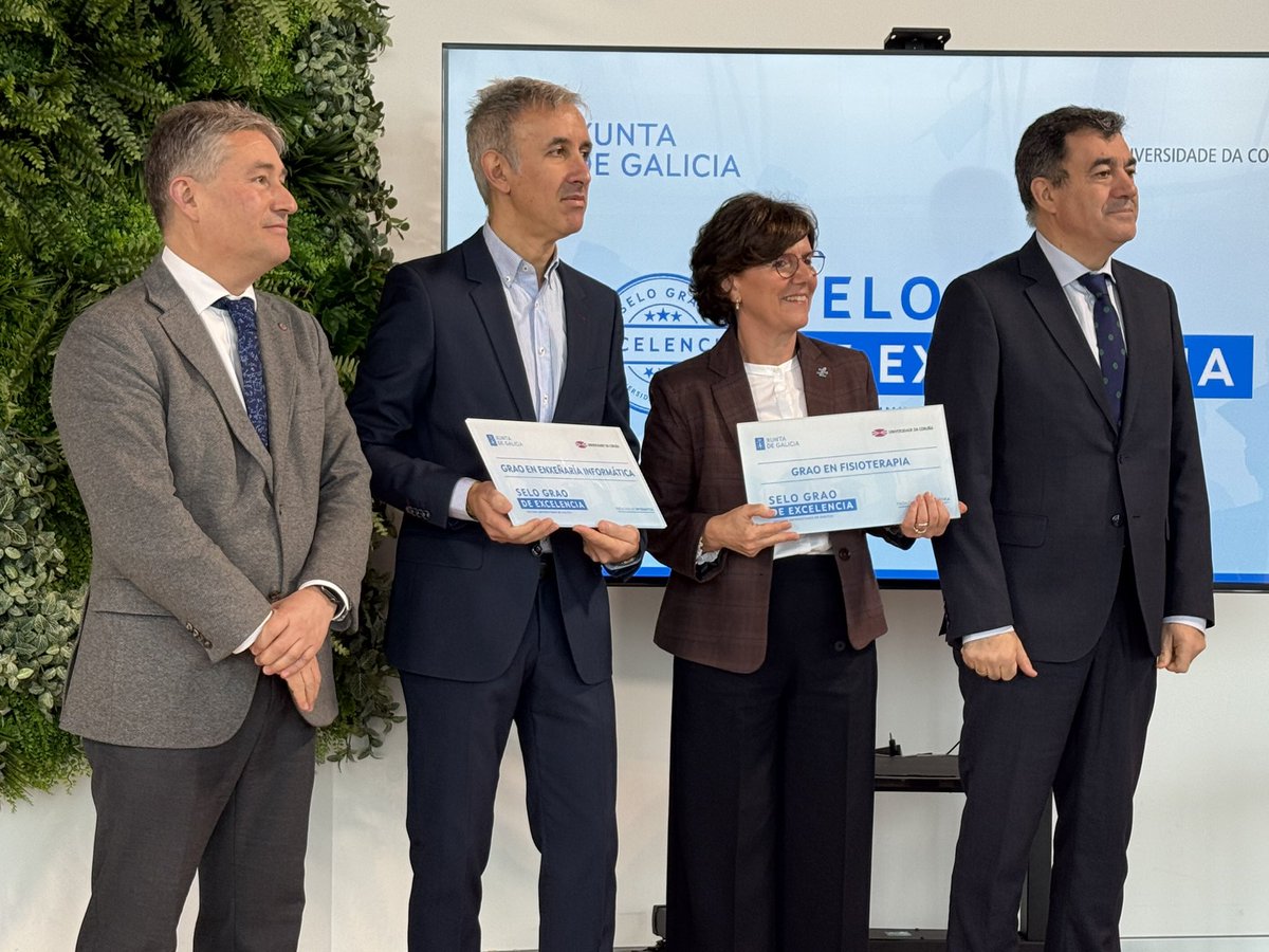 Acto de entrega do Selo Grao de Excelencia da Xunta de Galicia para as Facultades de Informática e Fisioterapia da Universidade da Coruña. 

🏆 Grao en Enxeñaría Informática #FIC_GEI

Parabéns #familiaFIC