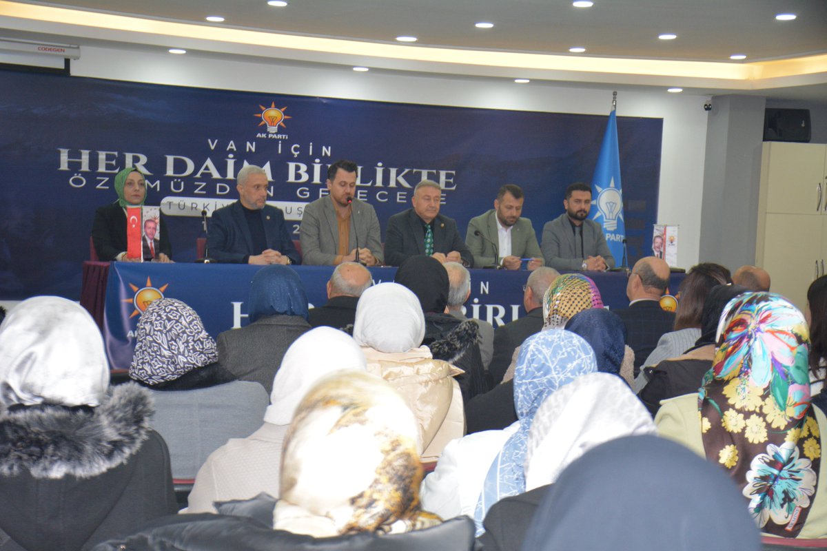 AK_PartiVan's tweet photo. Genel Başkanımız, Cumhurbaşkanımız Sayın @RTErdogan'ın katılımlarıyla icra edeceğimiz 8. Olağan Van İl kongremizle ilgili istişare ve değerlendirme toplantısı gerçekleştirildi.
 25 Ocak 2025 Cumartesi
 12.00 
Nur Tatar Spor Salonu/Edremit
@emreguray65 @adilbicer43 @haciozkan33 https://t.co/gCgZ5SuEcC
