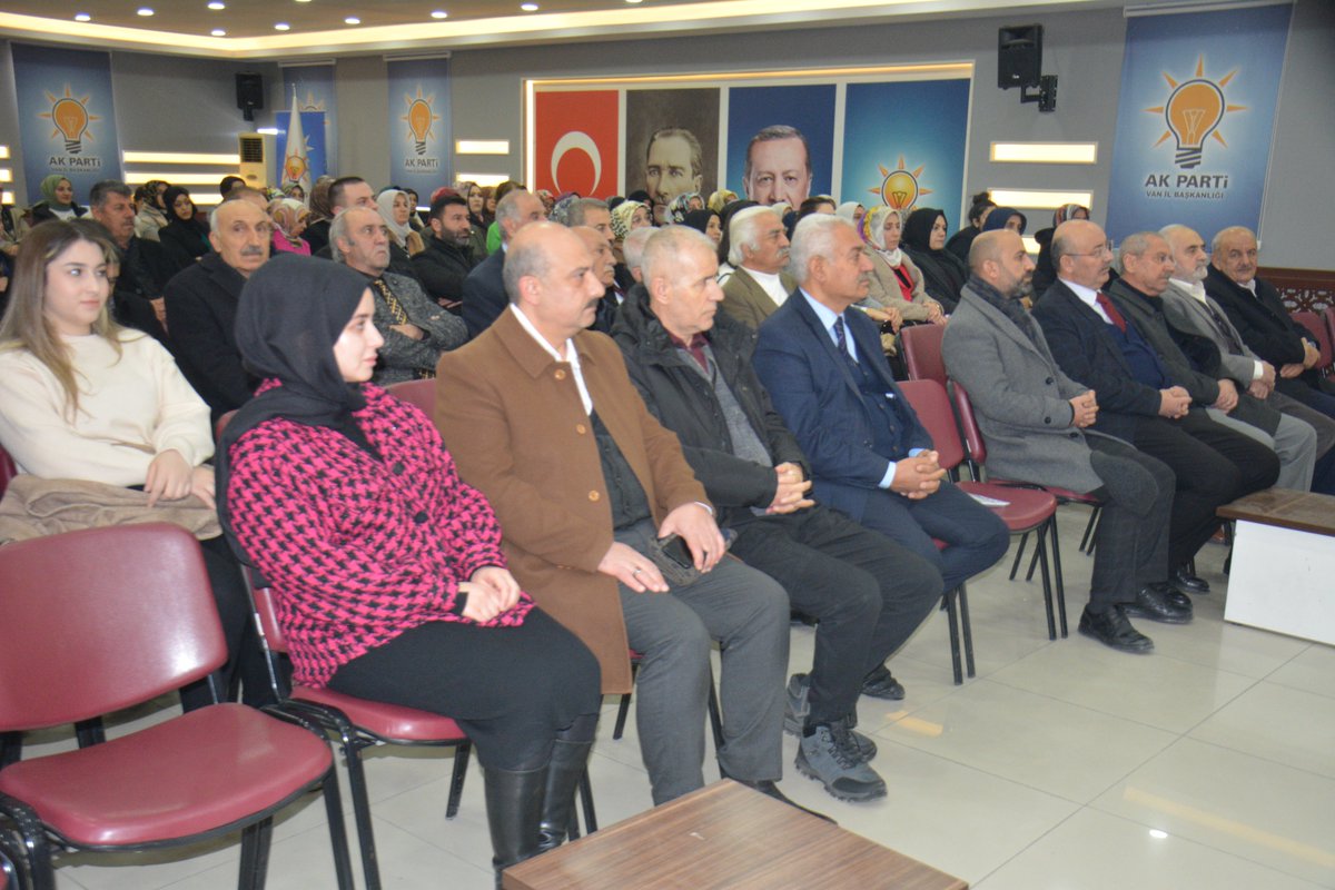AK Parti Van (@ak_partivan) on Twitter photo Genel Başkanımız, Cumhurbaşkanımız Sayın <a href="/RTErdogan/">Recep Tayyip Erdoğan</a>'ın katılımlarıyla icra edeceğimiz 8. Olağan Van İl kongremizle ilgili istişare ve değerlendirme toplantısı gerçekleştirildi.
25 Ocak 2025 Cumartesi
12.00
Nur Tatar Spor Salonu/Edremit
<a href="/emreguray65/">Emre Güray</a> <a href="/adilbicer43/">Adil Biçer</a> <a href="/haciozkan33/">Hacı Özkan🇹🇷</a> Genel Başkanımız, Cumhurbaşkanımız Sayın <a href="/RTErdogan/">Recep Tayyip Erdoğan</a>'ın katılımlarıyla icra edeceğimiz 8. Olağan Van İl kongremizle ilgili istişare ve değerlendirme toplantısı gerçekleştirildi.
25 Ocak 2025 Cumartesi
12.00
Nur Tatar Spor Salonu/Edremit
<a href="/emreguray65/">Emre Güray</a> <a href="/adilbicer43/">Adil Biçer</a> <a href="/haciozkan33/">Hacı Özkan🇹🇷</a>