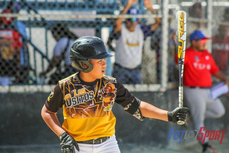 FotoSportGroup's tweet photo. Carlos Faneite #3 de@losositosbeisbol
Campeonato Estadal de Clubes #InfantilAA 👏🏻🏆 de @AsoAraguaBB
🏟 Natividad Patiño
📍Palo Negro
@fevebeisbol
#SembrandoBeisbol🌱 https://t.co/8P3uNy6q8z
