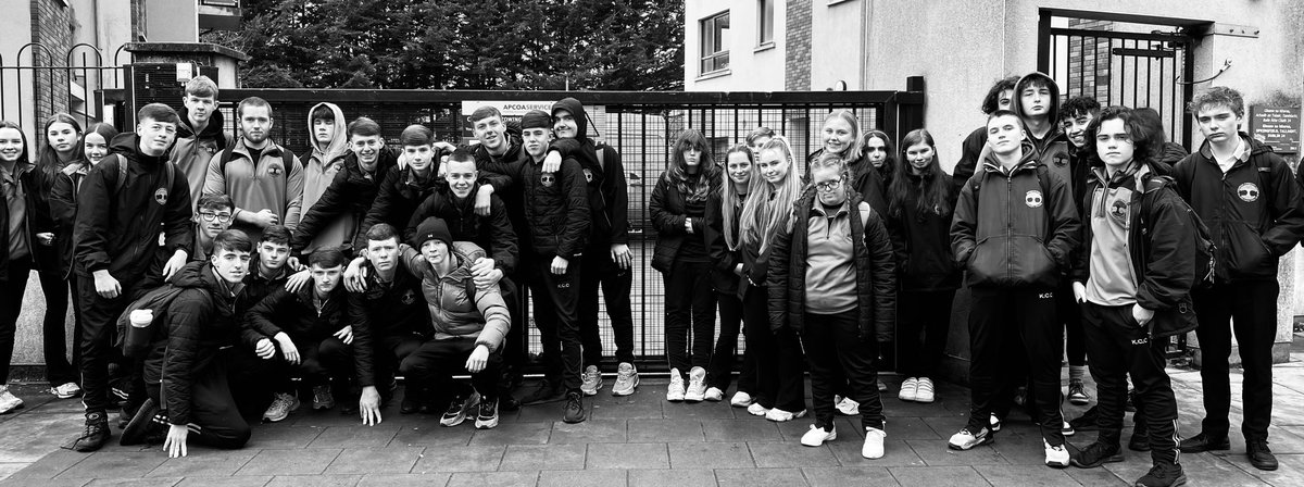 Localise Youth Volunteering (@localiseyouth) on Twitter photo These absolute legends from ā¦<a href="/Kingswoodcc16/">Kingswoodcc</a>ā© spend hours spring cleaning the ā¦<a href="/RespondHousing/">Respond Housing</a>ā© facility close to their school. A hard working bunch making a positive impact in their local community #youthvolunteering #localise These absolute legends from ā¦<a href="/Kingswoodcc16/">Kingswoodcc</a>ā© spend hours spring cleaning the ā¦<a href="/RespondHousing/">Respond Housing</a>ā© facility close to their school. A hard working bunch making a positive impact in their local community #youthvolunteering #localise