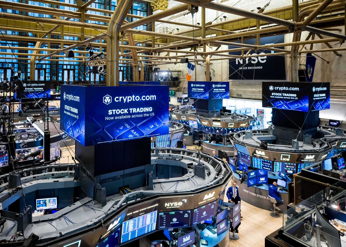 GM, @NYSE ☀️ ICYMI — Get up to 3% transfer bonus when you transfer your  stocks and ETFs to https://t.co/hcDm4vdJaJ! 🇺🇸 US users, what will you  trade today? Notes: Securities are offered