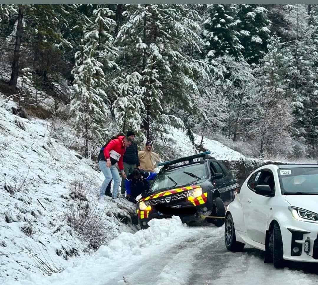 RRR1807's tweet photo. 22 días de año y ya tenemos la segunda victoria de Toyota sobre Dacia https://t.co/gRoA7Vs9AW