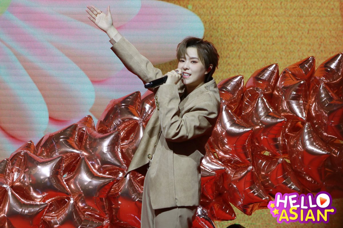 Hello_asian's tweet photo. “ซันนี่ เกวลิน” ร่วมโชว์ในงาน “centralwOrld The Great Chinese New Year 2025”

#CTWCNY2025xSunnee 
#Sunnee #ซันนี่เกวลิน #Sunnee杨芸晴
#TheGreatChineseNewYear2025 
#มะเส็งมาเฮงที่เซ็นทรัล
#CTWCNY2025 #centralwOrld https://t.co/SvTQwGvJWF