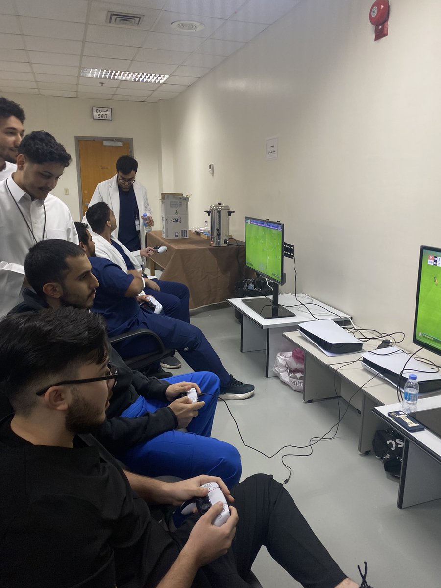 جوانب إيجابيه للجامعه