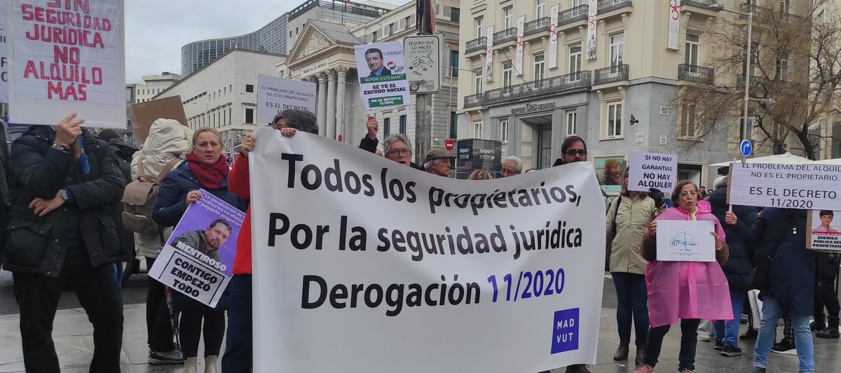 Biancalatte30's tweet photo. 🔴 Estamos en Congreso de Diputados.
Sres . @ppopular @JuntsXCat 
BASTA YA!

⛔ DEROGACION RD 11/2020
BASTA de okupación e #INQUIOKUPACIÓN 
@APROVIJ https://t.co/liYPv594mq