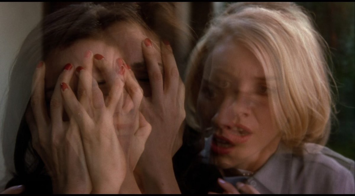 KarineMDonelle's tweet photo. Mulholland Drive de David Lynch, ce soir sur Arte et en replay pendant une semaine.

Un chef d’œuvre envoûtant, beau comme un rêve, obsédant comme un cauchemar, dont je ne me lasserai jamais. https://t.co/BdG3yRp0Gg