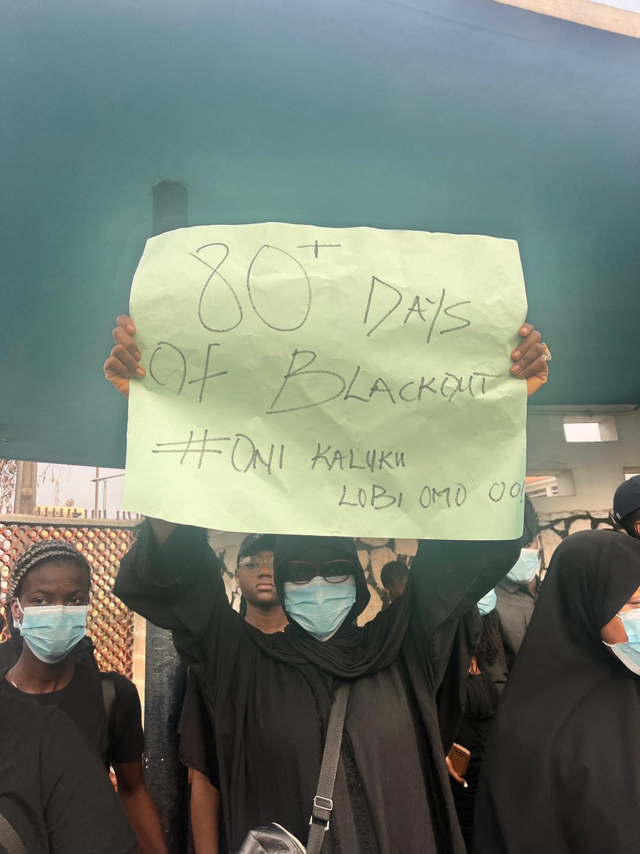 D A N E E tweet media