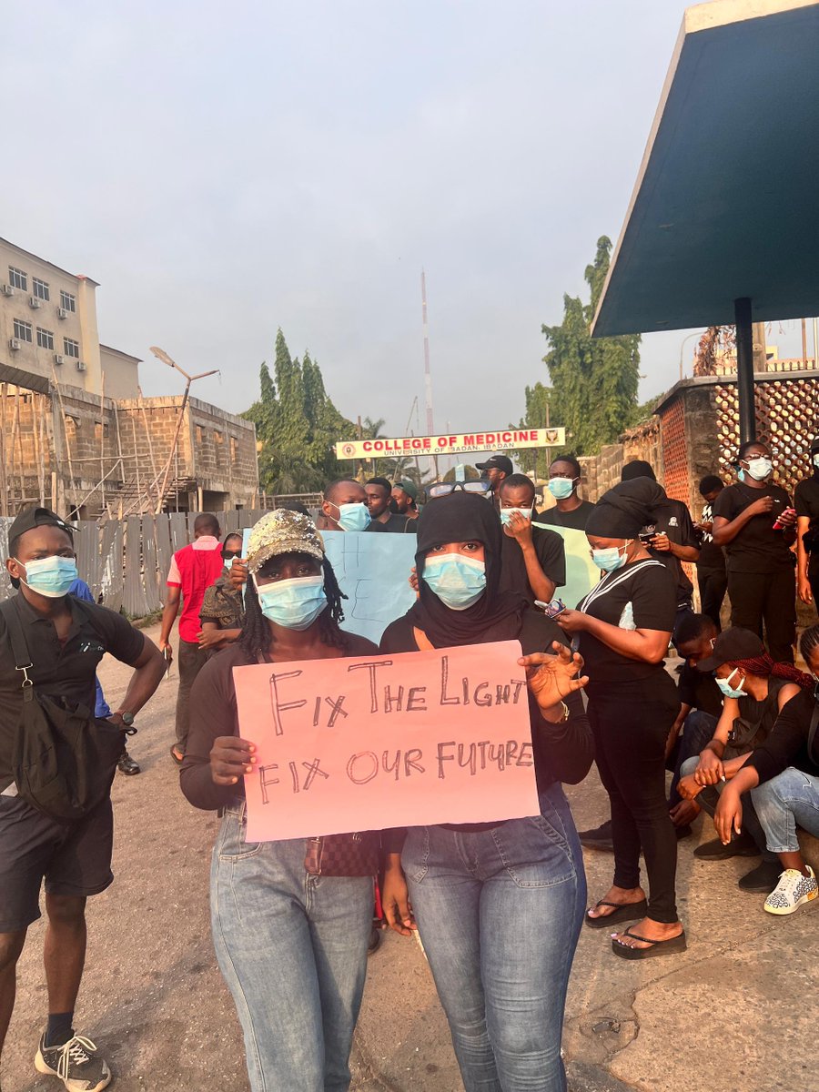 D A N E E tweet media