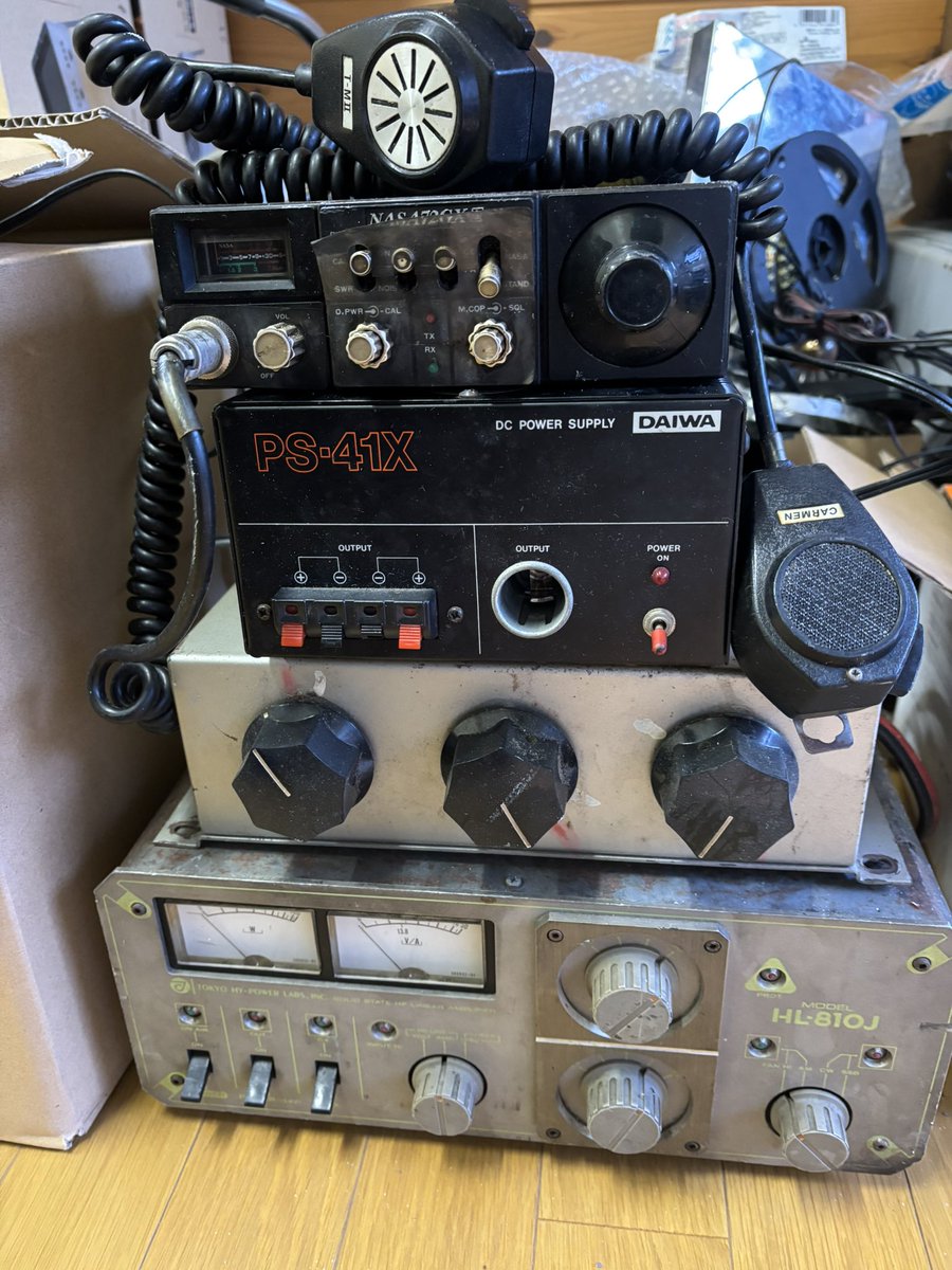 mbr0102222's tweet photo. バラ売りしようとしてるんですが相場分かんなくて値段つけにくくて……
わかる方教えてください🙏
 #CB無線 https://t.co/BF5Efip1xv