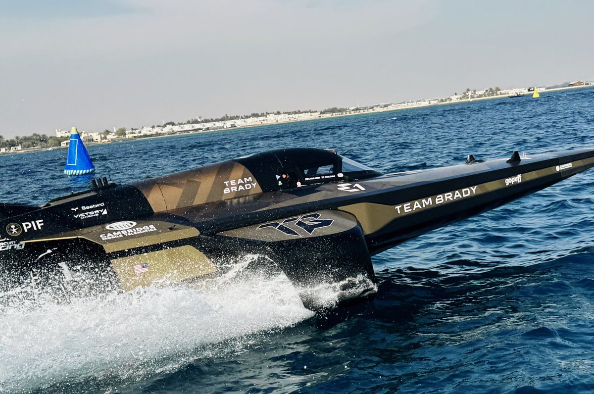 Team Brady tweet media