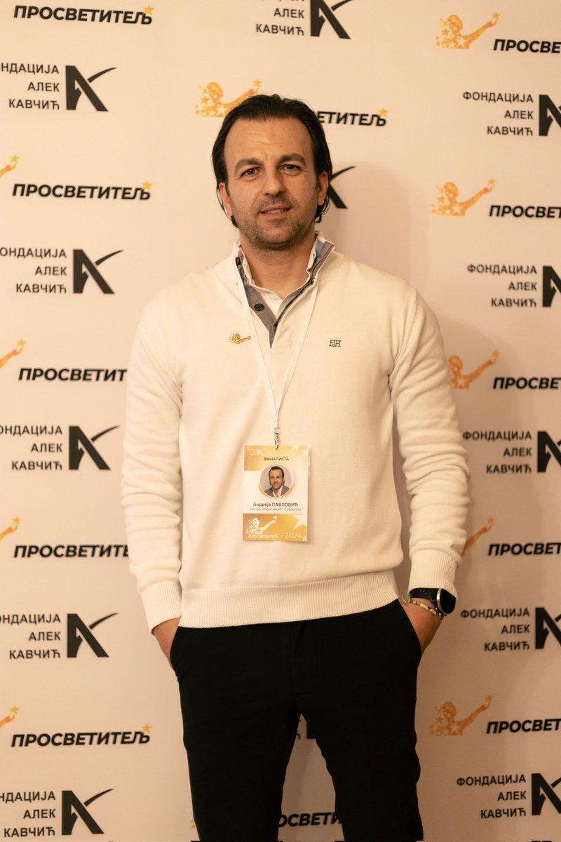 MatfPR's tweet photo. Професор математике Андреја Павловић, дипломац Математичког факултета, изабран je у 50 најбољих наставника у свету.
#matf https://t.co/Q29L8N0iZP