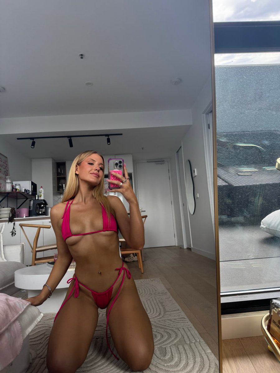 EllieeMoore_'s tweet photo. @imsophierain im gonna be online all nght on my OF :3, say hi to meeee thereee https://t.co/qq7Aqf2yT9
