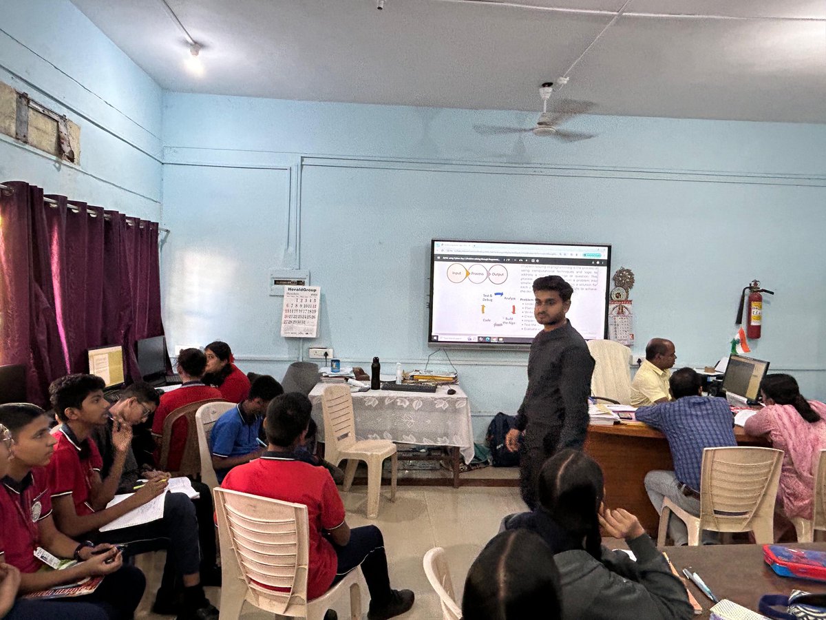 kvinsmandovi's tweet image. "Day 3: Problem-Solving through Programming! 🌟 Class 8 students master algorithms and flowcharts with engaging activities by NIELIT Aurangabad at school. 🚀📚 #SkillDevelopment #ProgrammingBasics #NIELITAurangabad"
@KVS_HQ
@KvsMumbai @EduMinOfIndia
