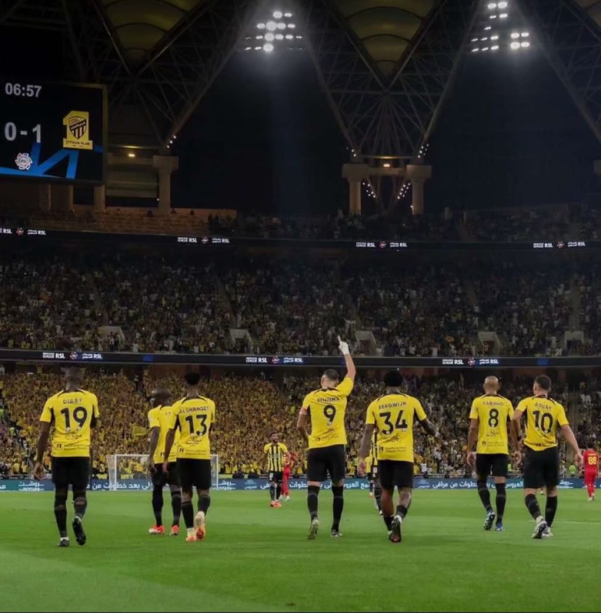 على سبيل السعادة .. 
اليوم يطل المعشوق على عشاقه 8:00 م 💛