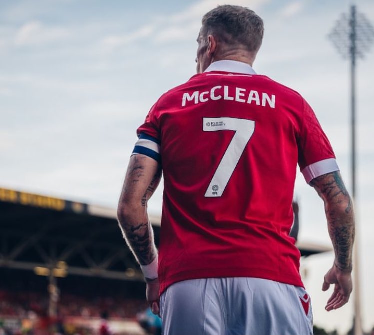 Wrexham have confirmed that one of their players was involved in a car accident this morning 

That player was James McClean

He’s reported to Wrexham this morning and will undergo further medical checks, praying Jimmy Mac is alright 

🙏🏻💚