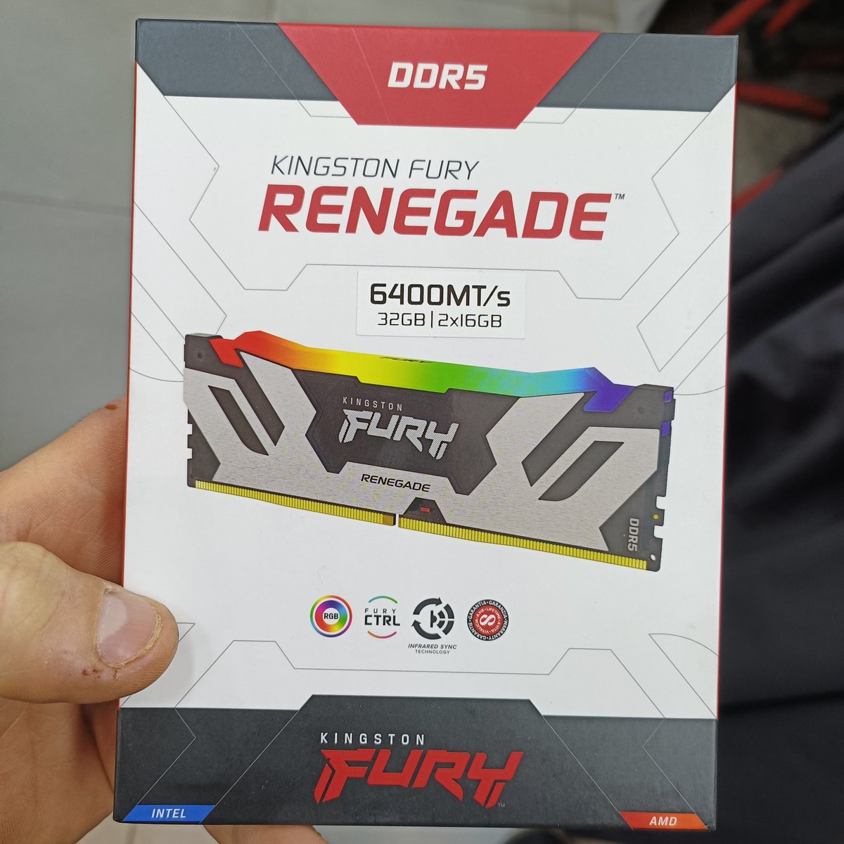 ***HELP***
Me acaba de llegar esta ram, en la web pone 6400mhz y veo que en la caja pone 6400mt/s.
🤔🤔🤔🤔🤔
Que significa esto?? Es lo mismo???
