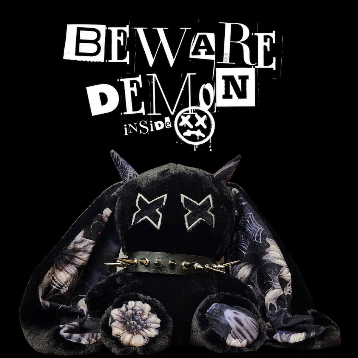 GothBaubles's tweet photo. Take caution if you see this little guy. 👀 He is devilishly playful and huggable. 😈 We can't be held responsible for the bond you two may instantly form when you hold him in your hands for the firs time. https://t.co/QlO4JaENWR