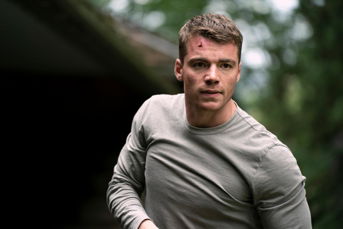 NetflixFR's tweet photo. J-1 avant le retour de ce bg.

THE NIGHT AGENT S2, demain à 9h01. https://t.co/e1TA70UtuE