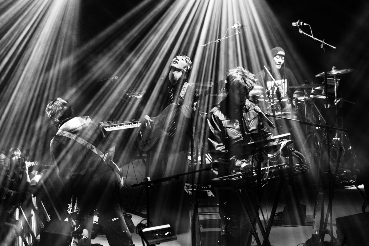 The_solutions1's tweet image. 𝐓𝐇𝐄 𝐒𝐎𝐋𝐔𝐓𝐈𝐎𝐍𝐒 𝐂𝐨𝐧𝐜𝐞𝐫𝐭 ‘𝐌𝐚𝐱𝐢𝐦𝐢𝐳𝐞𝐫
25. 1. 18 (Sat.) - 25. 1. 19 (Sun.)

&apos;Maximzier&apos; 오피셜 포토가 
솔루션스 인스타그램에 업로드 되었습니다.

#THESOLUTIONS #솔루션스
#Maximizer