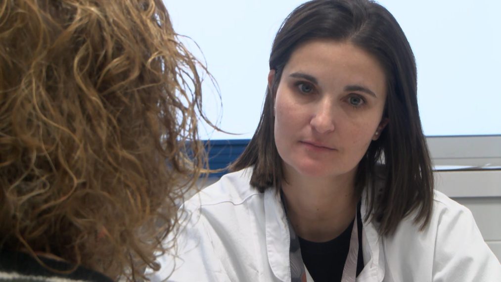 CanalTerrassa's tweet photo. 🩺| Maria Llistosella: “L’autoreflexió fomenta la resiliència en adolescents”
Referent de #BenestarEmocional Comunitari del #CAPCanRoca, del @CSTerrassa, ha liderat un projecte destinat a fomentar-la en adolescents en risc
🎦L'entrevistem https://t.co/x3buGe0HPb #Terrassa https://t.co/XsNUQbESQb