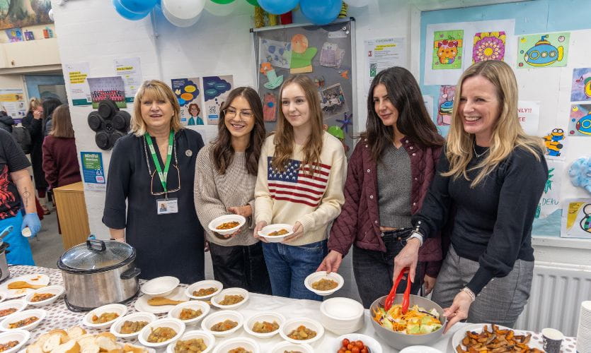 Liverpool John Moores University (@ljmu) on Twitter photo LJMU Nutrition students and residents from Kirkby <a href="/KnowsleyCouncil/">Knowsley Council</a> have created a brand-new cookbook with a Mediterranean-inspired diet to help try to curb the issue of obesity and its associated health risks, such as fatty liver disease.
Read more ➡️ ljmu.ac.uk/about-us/news/… LJMU Nutrition students and residents from Kirkby <a href="/KnowsleyCouncil/">Knowsley Council</a> have created a brand-new cookbook with a Mediterranean-inspired diet to help try to curb the issue of obesity and its associated health risks, such as fatty liver disease.
Read more ➡️ ljmu.ac.uk/about-us/news/…