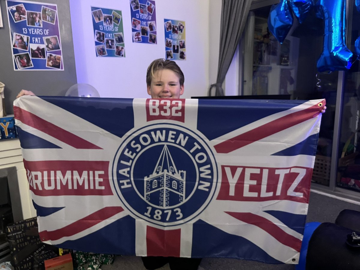 tommyjward's tweet photo. @halesowentownfc my boy is 13 today, he canโt wait to
Get his new flag out at our next away game #yeltz #13today https://t.co/5GWghbRxF4