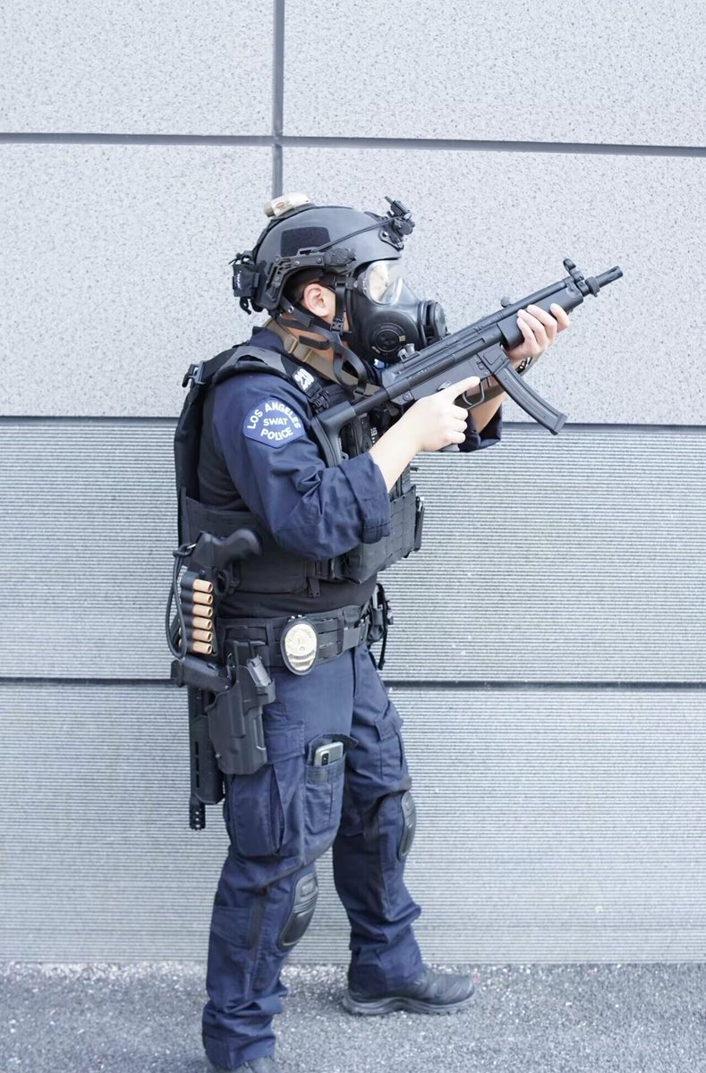swordwind2019's tweet photo. #lapdswat #lapd #swat #tacticool #tactical  #shawconceptsgear #apx8000 #axonbody3  #firstspear #m870 #fm53 https://t.co/34mTxkXEyw