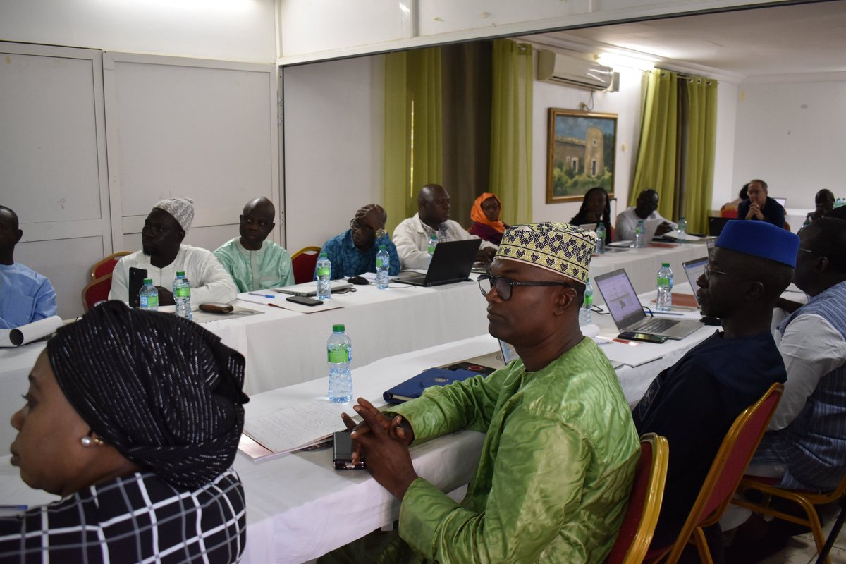 FAOSenegal's tweet image. #HappeningNow|📍Thiès| 🗓️21 &amp;amp; 22 janv.

🌱#RIPOSTES au Sénégal 🇸🇳
La 6e réunion du comité technique se déroule à Thiès pour évaluer le PTBA 2024 et préparer celui de 2025. Une rencontre essentielle pour renforcer la résilience et la durabilité des écosystèmes🍀

#UeGreenDeal