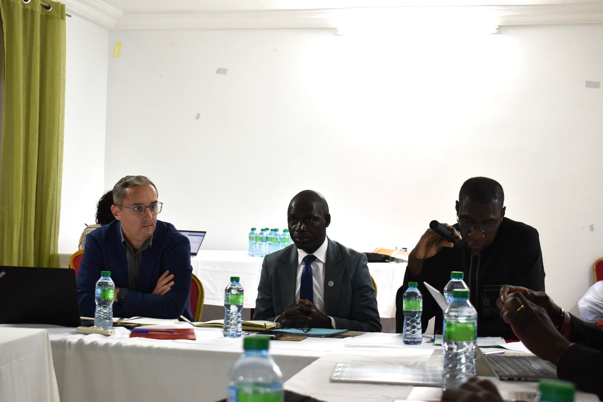 FAOSenegal's tweet image. #HappeningNow|📍Thiès| 🗓️21 &amp;amp; 22 janv.

🌱#RIPOSTES au Sénégal 🇸🇳
La 6e réunion du comité technique se déroule à Thiès pour évaluer le PTBA 2024 et préparer celui de 2025. Une rencontre essentielle pour renforcer la résilience et la durabilité des écosystèmes🍀

#UeGreenDeal